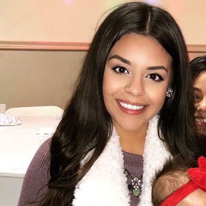 Meet your Posher, Yesenia